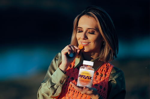 paraxanthine user in a vest outside